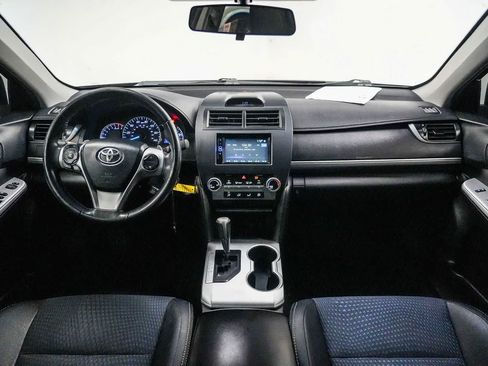 Used 2013 Toyota Camry SE FWD image 12