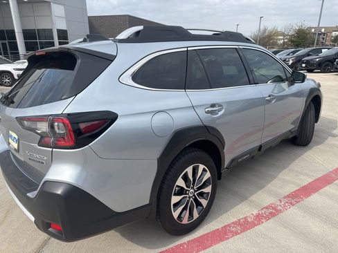 Used 2025 Subaru Outback Touring XT image 4