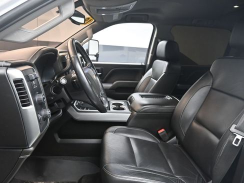 Used 2019 Chevrolet Silverado 2500 LTZ w/ Duramax Plus Package image 18