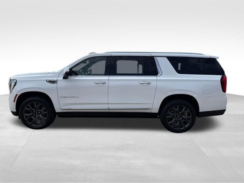 Used 2025 GMC Yukon XL Denali w/ Sun & Power Step Package AWD/4WD image 2