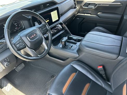 Used 2024 GMC Sierra 1500 AT4 w/ AT4 Premium Package AWD/4WD image 10