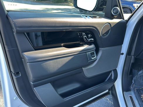 Used 2022 Land Rover Range Rover P525 Westminster Edition image 14