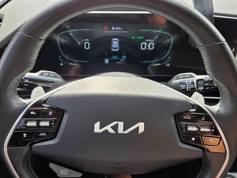 Used 2023 Kia Niro EX FWD image 18