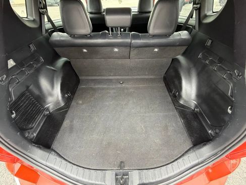 Used 2016 Toyota RAV4 SE FWD image 28