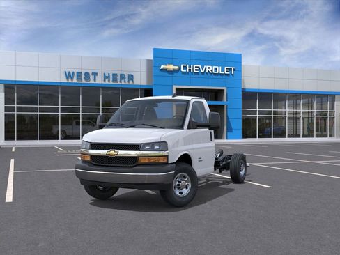 New 2025 Chevrolet Express 3500 w/ Power Convenience Package RWD image 49