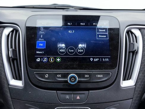 Used 2025 Chevrolet Malibu LS FWD image 17