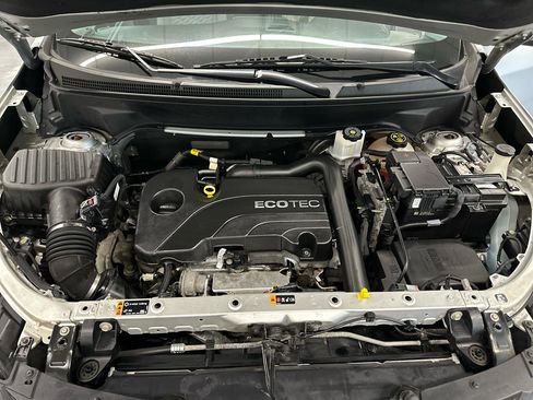 Used 2021 Chevrolet Equinox LS w/ LS Convenience Package image 27