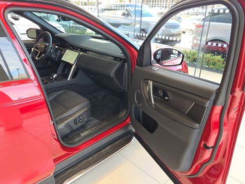 New 2025 Land Rover Discovery Sport Dynamic SE image 18