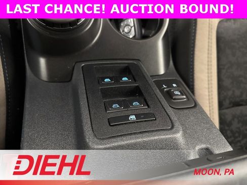 Used 2022 Ford Bronco Wildtrak image 35