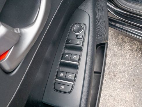 Used 2020 Kia Forte LXS FWD image 19