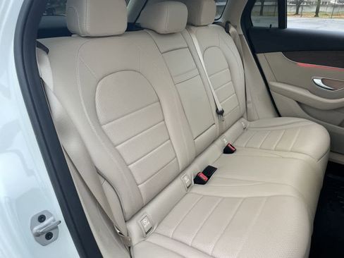 Used 2022 Mercedes-Benz GLC 300 4MATIC image 15