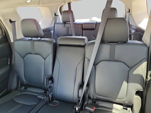 Used 2023 Honda Pilot EX-L image 9