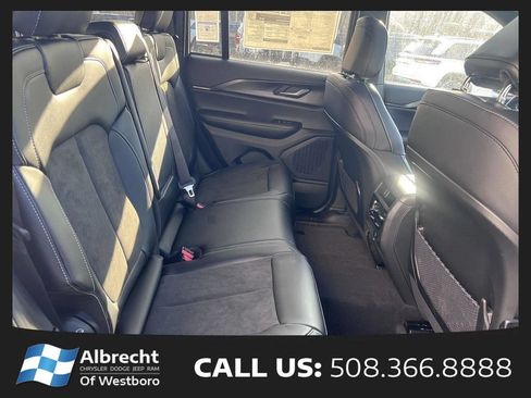 New 2025 Jeep Grand Cherokee Altitude AWD/4WD image 14