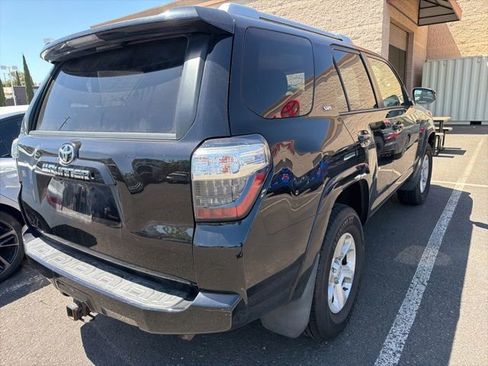 Used 2015 Toyota 4Runner SR5 AWD/4WD image 7