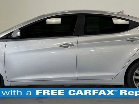 Used 2015 Hyundai Elantra SE w/ Option Group 02 FWD image 2