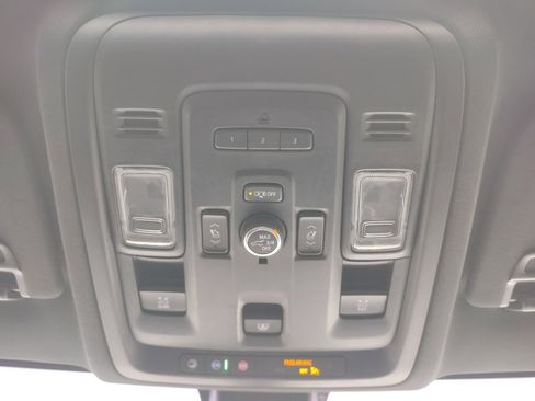 Used 2021 Chevrolet Suburban High Country image 35