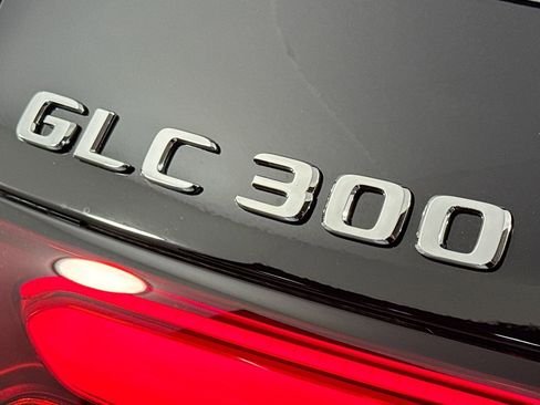 New 2026 Mercedes-Benz GLC 300 image 8