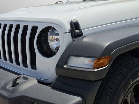 Used 2022 Jeep Wrangler Unlimited Sport AWD/4WD image 38