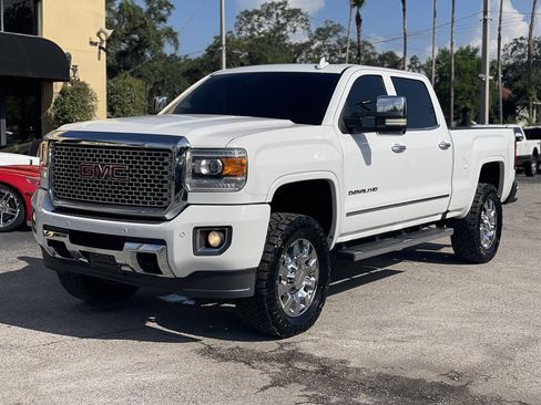 Used 2016 GMC Sierra 2500 Denali w/ Duramax Plus Package AWD/4WD image 19