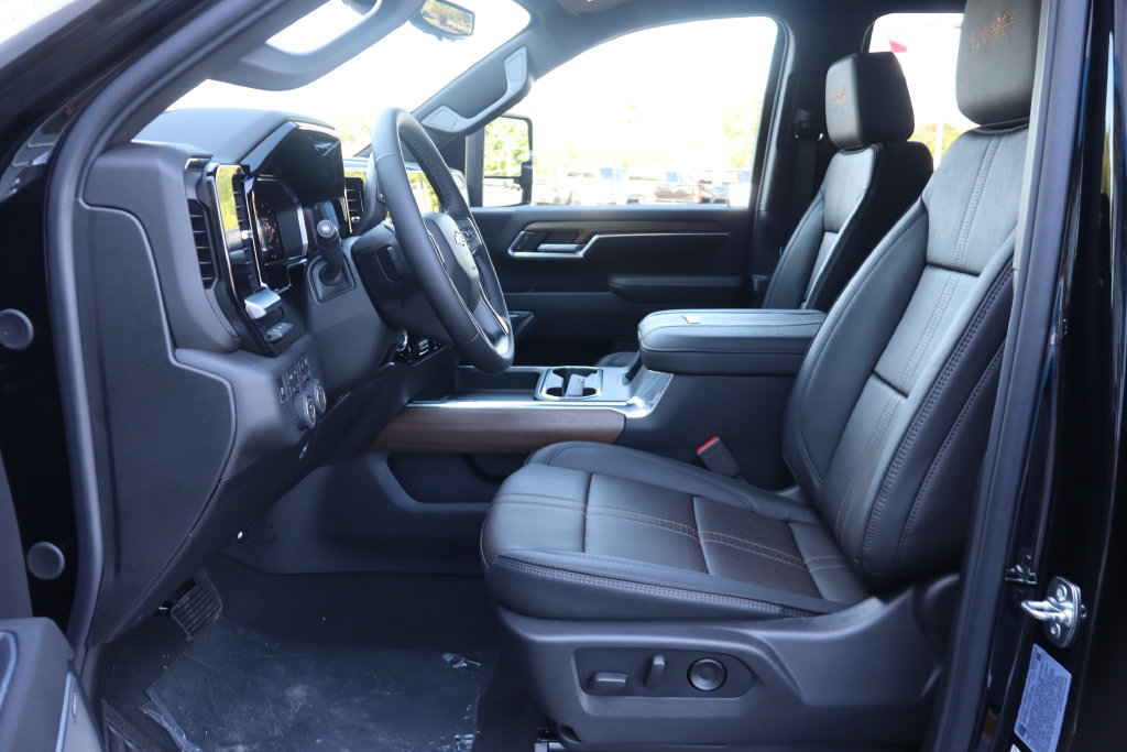 New 2026 Chevrolet Silverado 2500 High Country w/ Technology Package AWD/4WD image 5