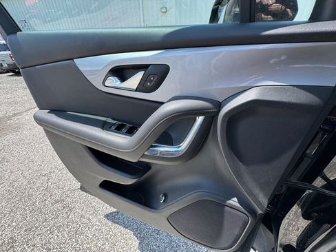 Used 2022 Chevrolet Blazer LT FWD image 25