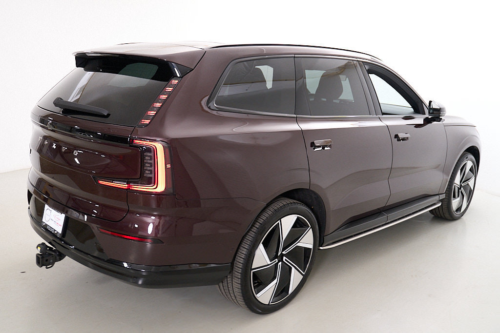 Certified 2025 Volvo EX90 Ultra AWD/4WD image 10