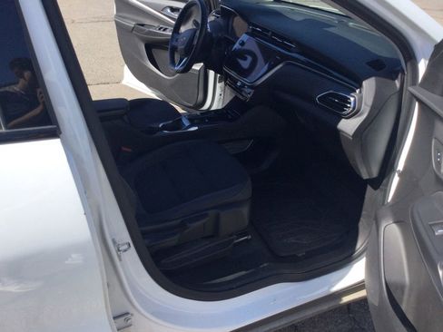 Used 2023 Chevrolet Bolt EUV LT w/ Comfort Package image 23
