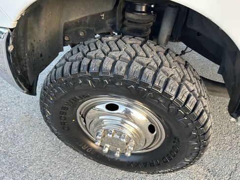 Used 2018 RAM 3500 Tradesman w/ Chrome Appearance Group RWD image 11