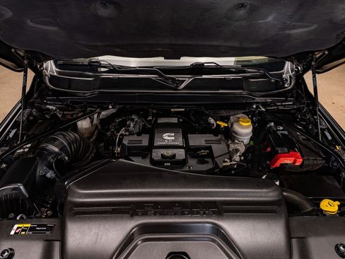 Used 2024 RAM 3500 Limited w/ Towing Technology Group image 30