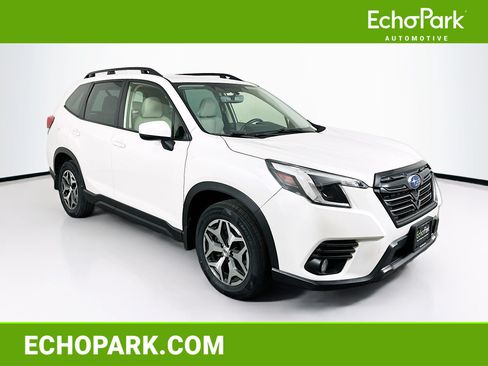 Used 2023 Subaru Forester Premium AWD/4WD image 1