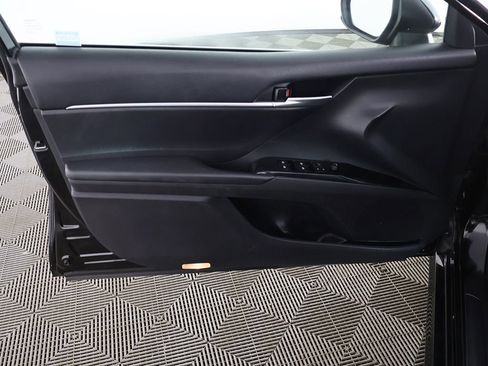 Used 2019 Toyota Camry LE image 19