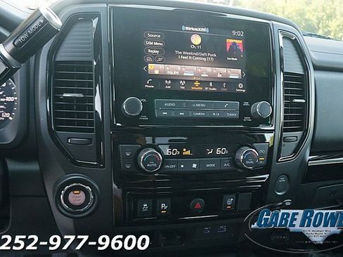 Used 2024 Nissan Titan SV w/ SV Convenience Package image 15