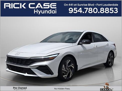 Certified 2025 Hyundai Elantra SEL w/ Cargo Package FWD image 1
