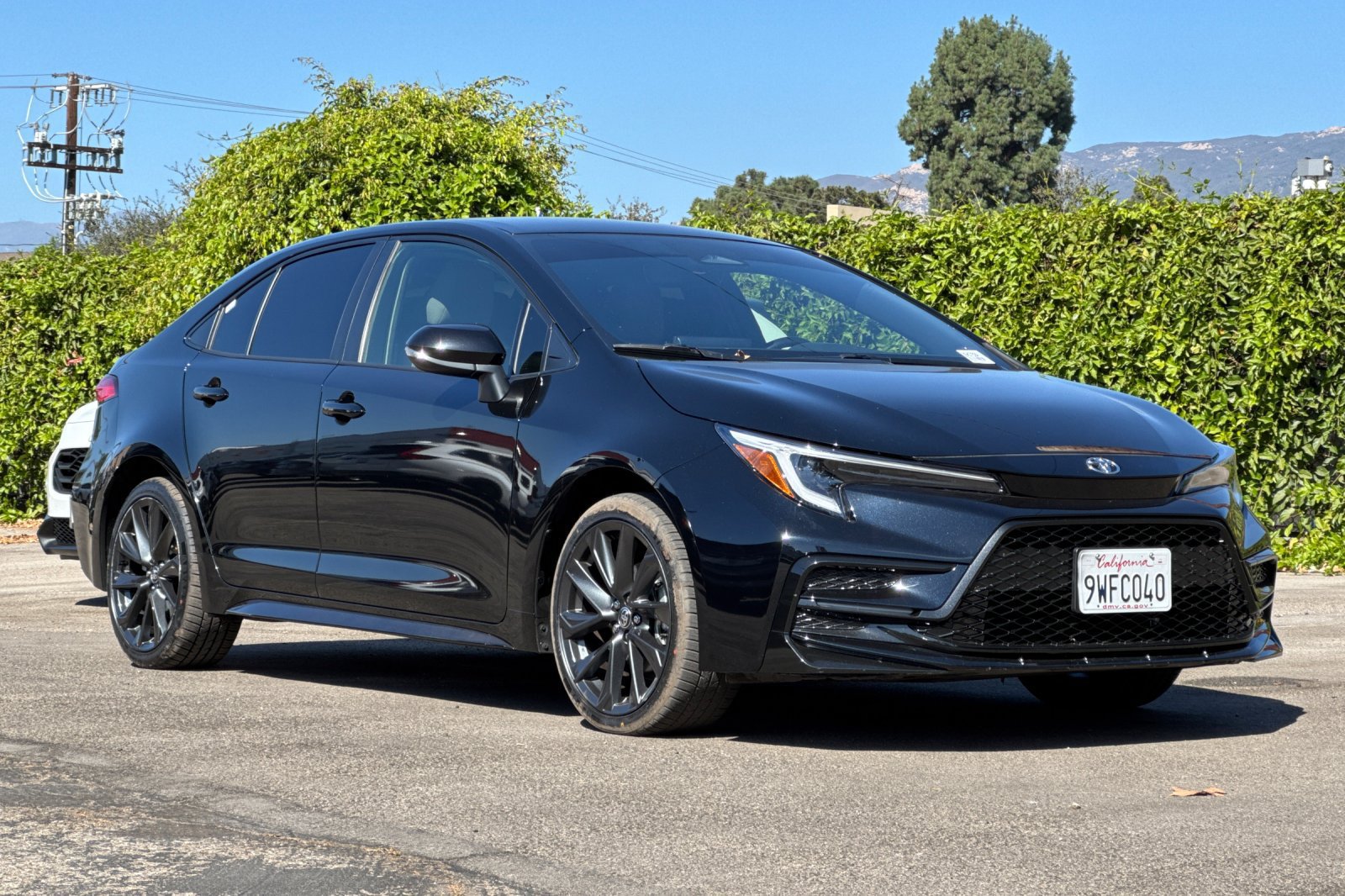 Used 2026 Toyota Corolla SE FWD image 1