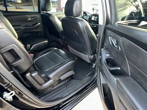 Used 2019 Chevrolet Traverse LT image 19