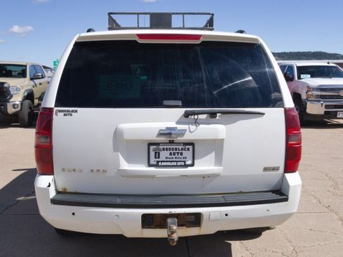 Used 2009 Chevrolet Suburban LT w/ Luxury Package AWD/4WD image 4