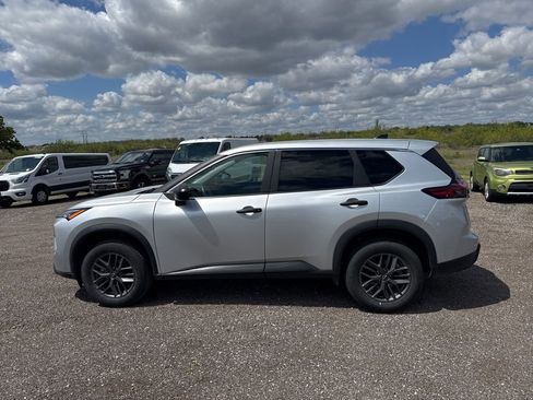 Used 2024 Nissan Rogue S image 12