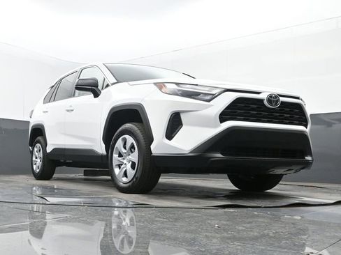 Used 2025 Toyota RAV4 LE image 22