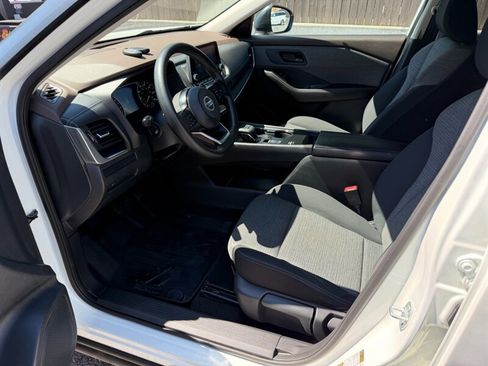 Used 2021 Nissan Rogue S FWD image 18