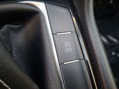 Used 2024 Volkswagen Taos SE image 26