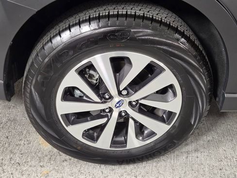Certified 2025 Subaru Outback Premium w/ Popular Package #1A AWD/4WD image 11