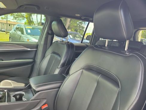 Used 2024 Jeep Grand Cherokee Limited w/ Black Appearance Package RWD image 21