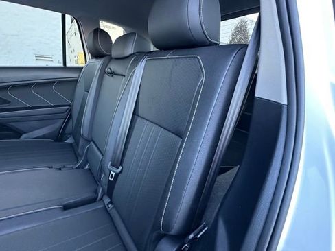 Used 2023 Volkswagen Tiguan SE image 28