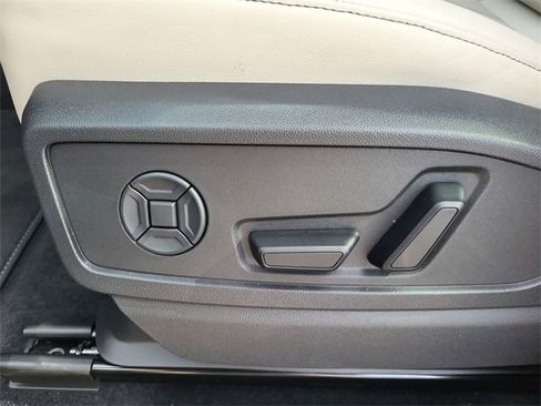 New 2025 Audi Q5 Premium image 12