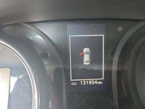 Used 2019 Toyota Camry SE FWD image 15