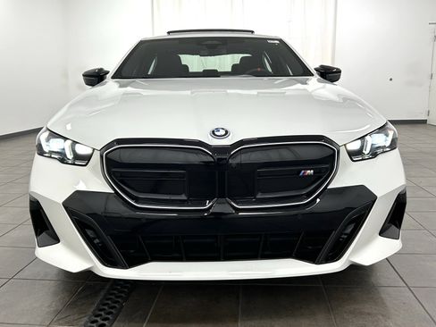 Used 2025 BMW i5 M60 w/ Premium Package image 7