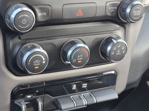 Used 2024 RAM 2500 Big Horn image 17