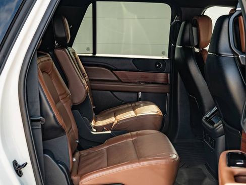 Used 2023 Lincoln Navigator L Reserve AWD/4WD image 44