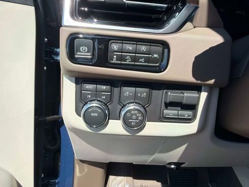 New 2026 GMC Yukon XL Denali w/ Denali Reserve Package image 30