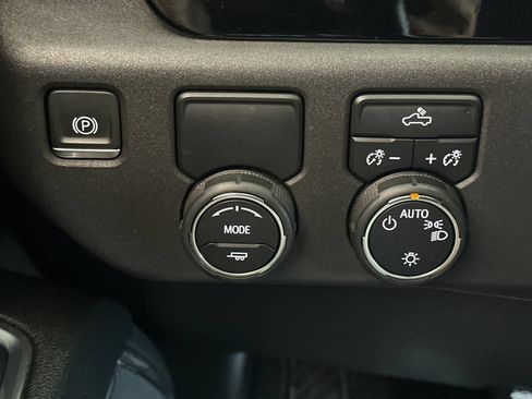 Used 2024 Chevrolet Silverado 1500 LT RWD image 35